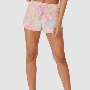 EUC Onzie Women's Pink Tie Dye Stretch Waist Ashustable Yoga Shorts Size S/M